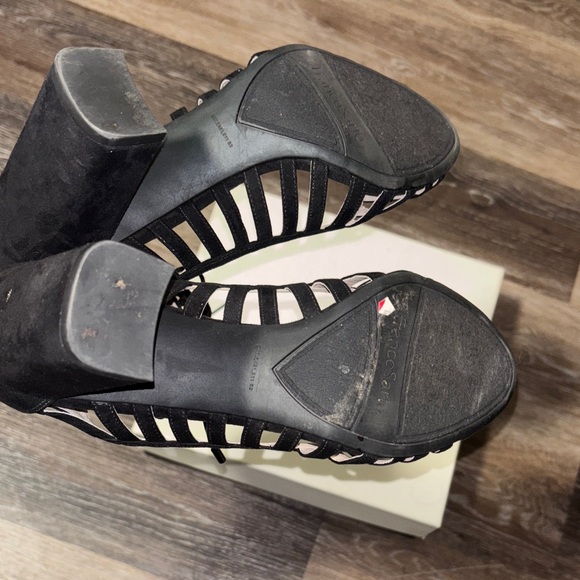 Franco Sarto Black and Tan Strappy Sandals - Picture 9 of 15